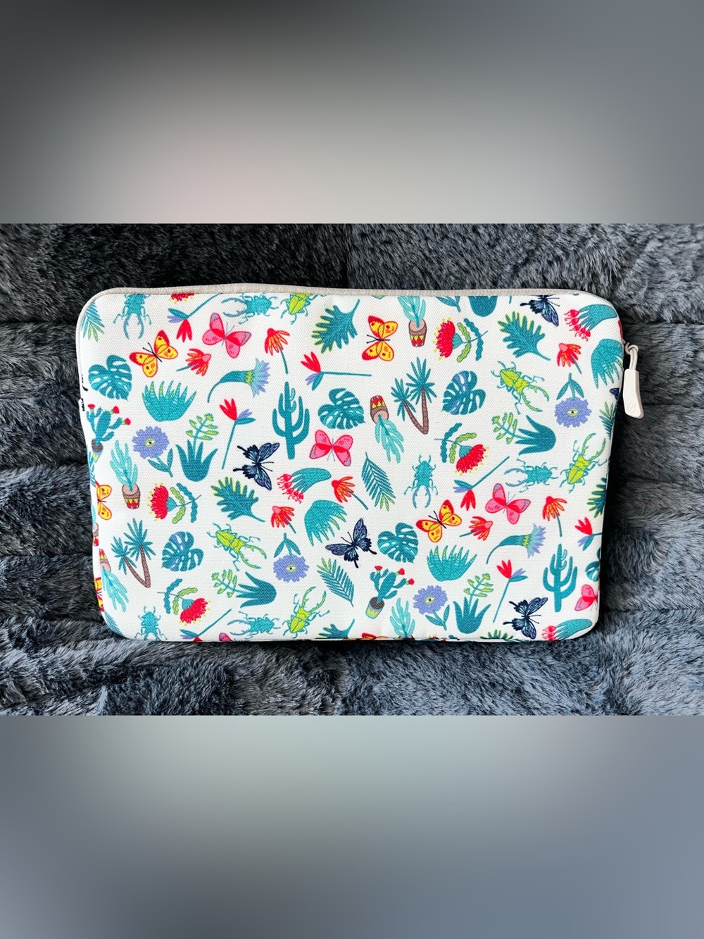 Tomtoc Canvas Tablet Sleeve Bag 8” - Picture 4 of 7